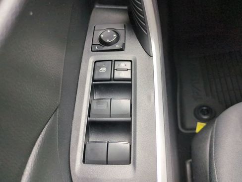 Certified 2021 Toyota RAV4 XLE FWD image 21