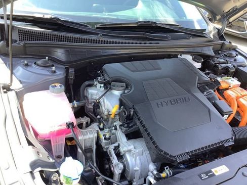 Used 2024 Hyundai Elantra Blue image 13