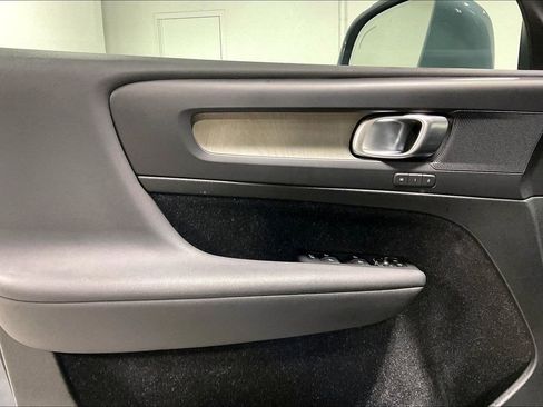 Used 2020 Volvo XC40 T5 Inscription w/ Protection Package Premier image 21