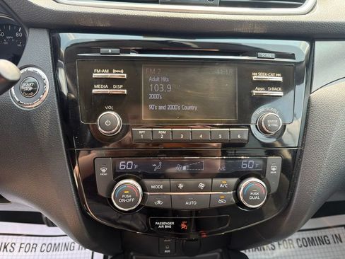 Used 2015 Nissan Rogue SV FWD image 20
