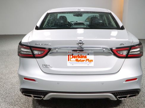 Used 2022 Nissan Maxima SV w/ Floor Mat Group FWD image 8