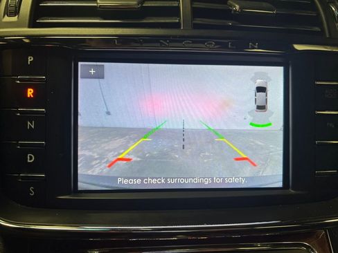 Used 2019 Lincoln Continental Select w/ Continental Climate Package image 20