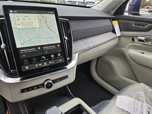 New 2026 Volvo XC90 B6 Ultra w/ Protection Package image 13