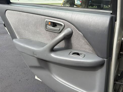 Used 2000 Toyota Camry CE FWD image 17