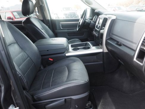 Used 2016 RAM 1500 Classic SLT w/ Luxury Group image 26