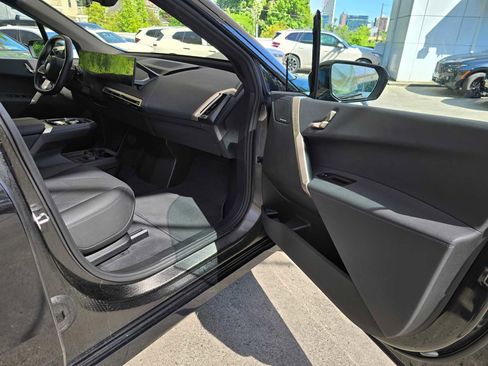 Used 2023 BMW iX xDrive50 w/ Sport Package AWD/4WD image 12
