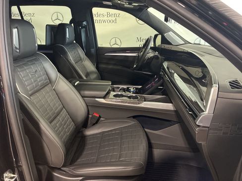 Used 2025 Cadillac Escalade V image 5