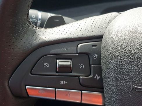 Certified 2024 Cadillac XT4 Sport AWD/4WD image 17
