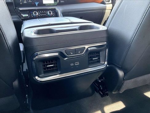 Used 2024 GMC Sierra 1500 Denali w/ Denali Reserve Package AWD/4WD image 12