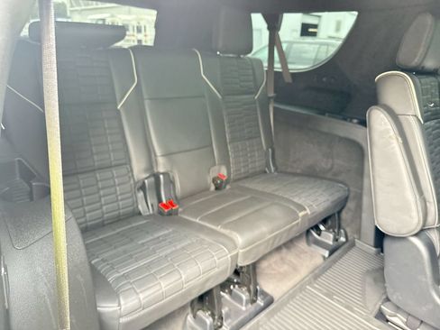 Used 2025 Cadillac Escalade ESV Sport Platinum AWD/4WD image 30