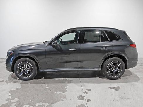 Used 2026 Mercedes-Benz GLC 300 4MATIC image 4