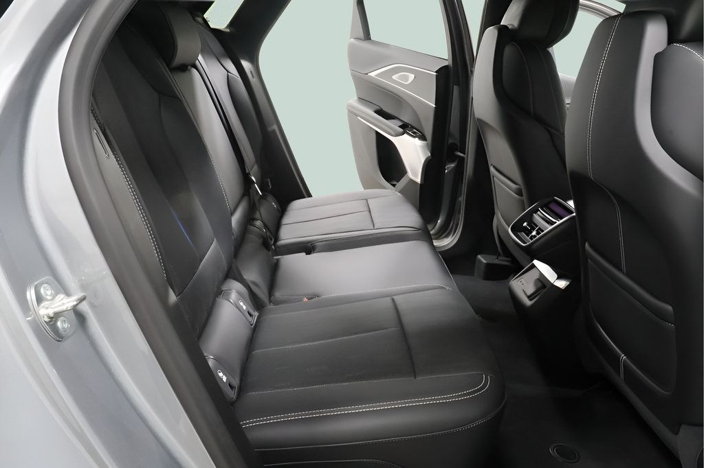 Used 2025 Cadillac Lyriq Luxury w/ LPO, Floor Liner Package AWD/4WD image 29