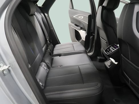 Used 2025 Cadillac Lyriq Luxury w/ LPO, Floor Liner Package AWD/4WD image 29
