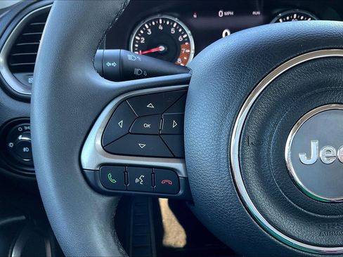 Certified 2022 Jeep Renegade Latitude image 18