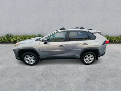 Used 2019 Toyota RAV4 XLE w/ Convenience Package image 9