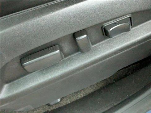 Used 2011 Chevrolet Equinox LTZ image 22