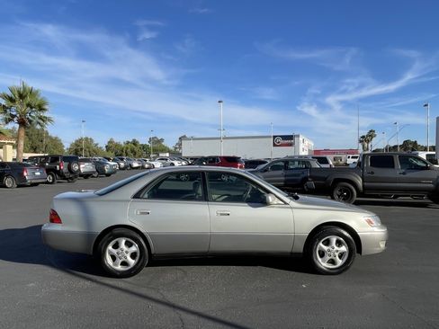 Used 1997 Lexus ES 330 FWD image 6
