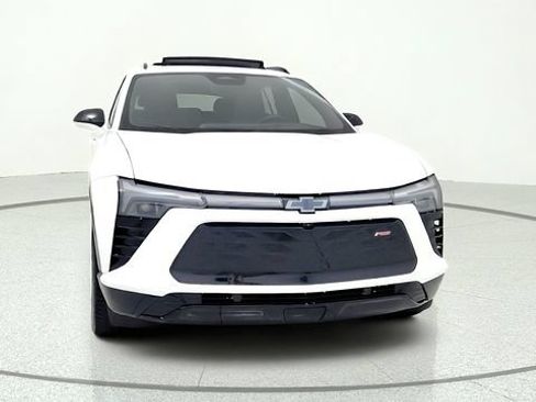 Used 2024 Chevrolet Blazer EV RS RWD image 2