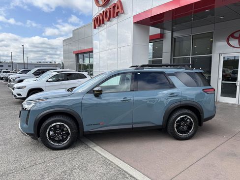 Used 2026 Nissan Pathfinder Rock Creek AWD/4WD image 3