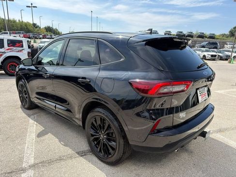 Used 2023 Ford Escape ST-Line Elite w/ Premium Technology Package AWD/4WD image 5