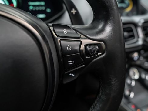 Used 2023 Aston Martin V8 Vantage Roadster RWD image 34