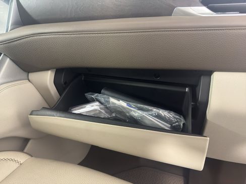 Used 2021 GMC Yukon XL Denali w/ Denali Premium Package AWD/4WD image 46