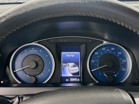 Used 2017 Toyota Camry XLE image 12