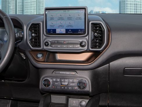 Used 2021 Ford Bronco Sport Outer Banks w/ Outer Banks Package (96D) image 21