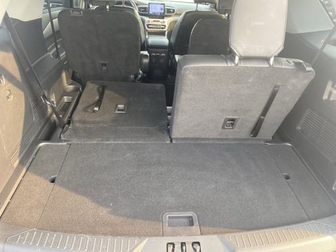 Used 2022 Ford Explorer XLT w/ Equipment Group 202A image 20