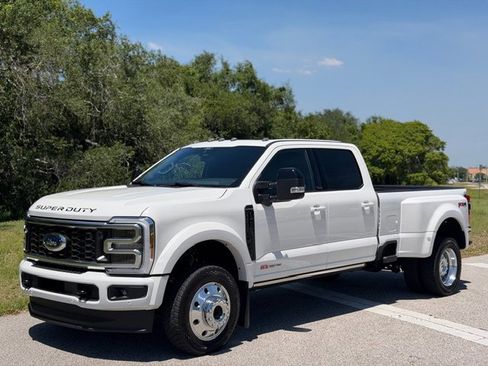 Used 2025 Ford F450 Platinum w/ FX4 Off-Road Package image 1