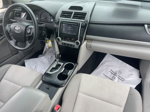 Used 2012 Toyota Camry LE FWD image 16