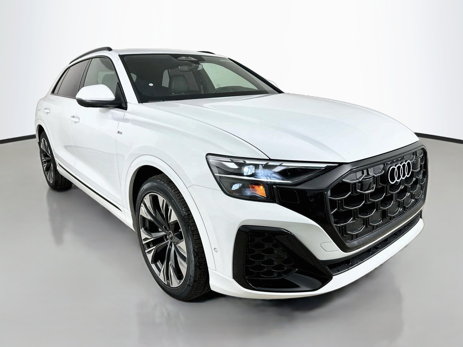 New 2027 Audi Q8 Premium Plus AWD/4WD image 3