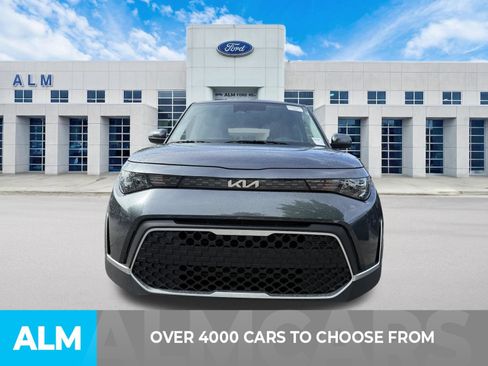 Used 2025 Kia Soul LX w/ LX Technology Package FWD image 2