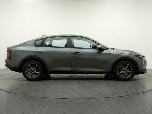 Used 2025 Kia K4 FWD image 11