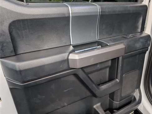 Used 2019 Ford F150 XLT w/ Equipment Group 302A Luxury AWD/4WD image 33
