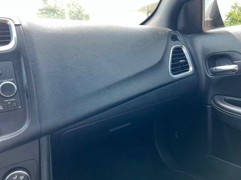 Used 2013 Dodge Avenger SE FWD image 16