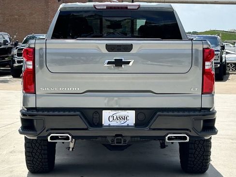 Used 2025 Chevrolet Silverado 1500 LT Trail Boss w/ Convenience Package II AWD/4WD image 5