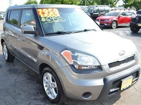 Used 2010 Kia Soul + FWD image 5