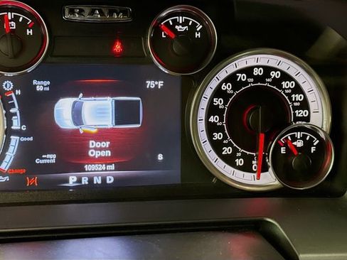 Used 2017 RAM 1500 Laramie w/ Convenience Group AWD/4WD image 14