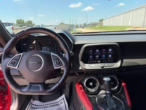 Used 2020 Chevrolet Camaro LT w/ Technology Package RWD image 19
