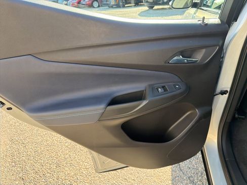 Used 2022 Chevrolet Bolt EUV Premier w/ Sun & Sound Package FWD image 18