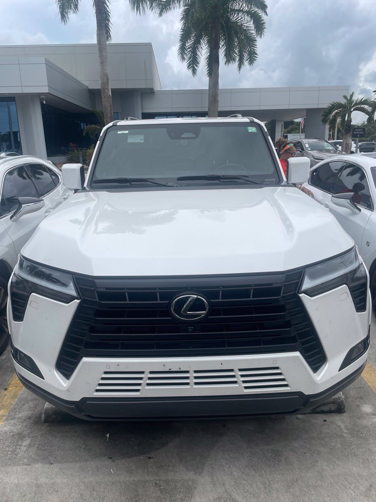 Used 2025 Lexus GX 550 w/ Accessory Package (Z1) AWD/4WD image 4