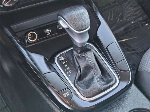 Used 2023 Kia Soul LX w/ LX Technology Package image 12