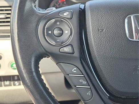 Used 2017 Honda Pilot Touring image 15