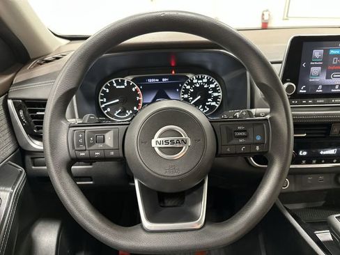Used 2021 Nissan Rogue SV AWD/4WD image 18