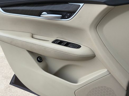 Used 2017 Cadillac XT5 Base image 27