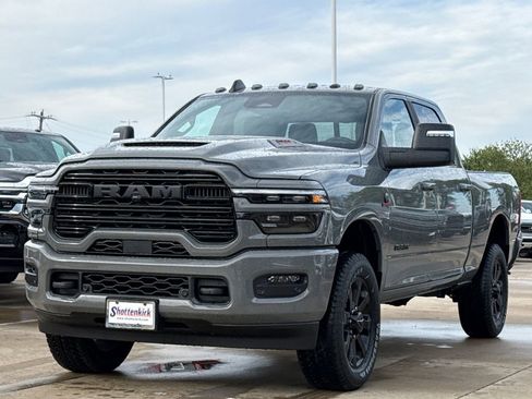 New 2026 RAM 2500 Laramie AWD/4WD image 3
