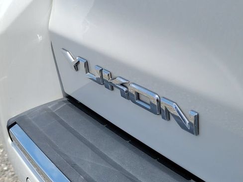 Certified 2019 GMC Yukon Denali w/ Denali Ultimate Package AWD/4WD image 9