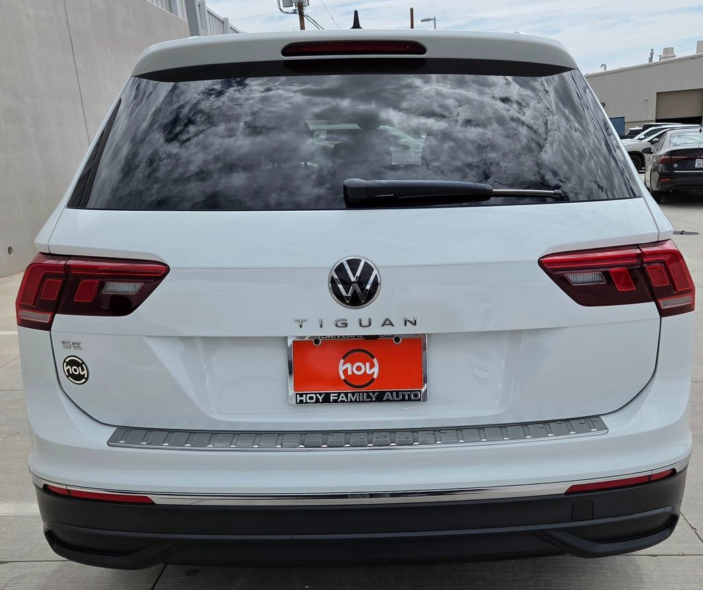 Used 2024 Volkswagen Tiguan SE FWD image 8