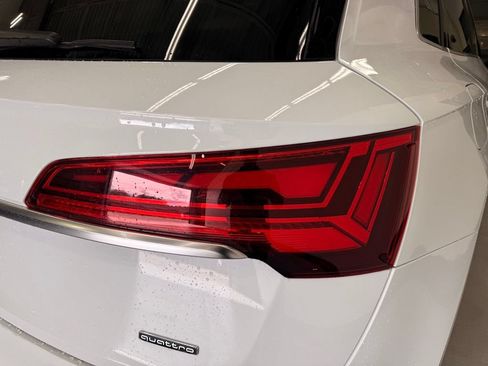 Used 2023 Audi Q5 e Premium w/ Convenience Package AWD/4WD image 5